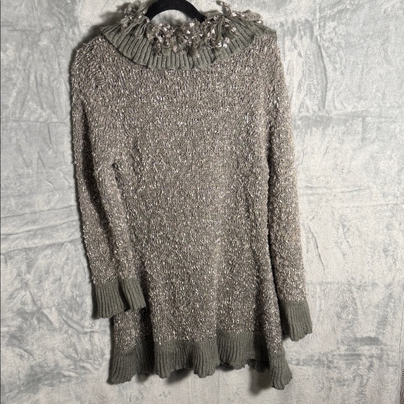 Sisters Cardigan Sweater XL Gray ruffled fringe accent single‎ button closure - Picture 8 of 12